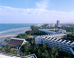 Holiday Inn Regent Beach 01